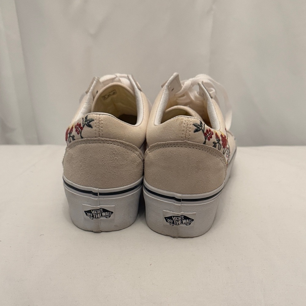 Vans Women's old skool Cream Sneakers with embroidered Floral Design - Picture 4 of 10